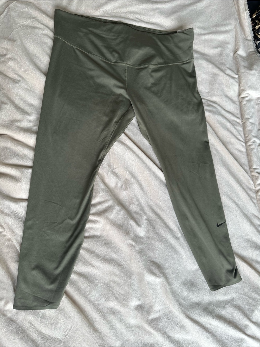 Nike women Olive Leggings with Subtle Swoosh